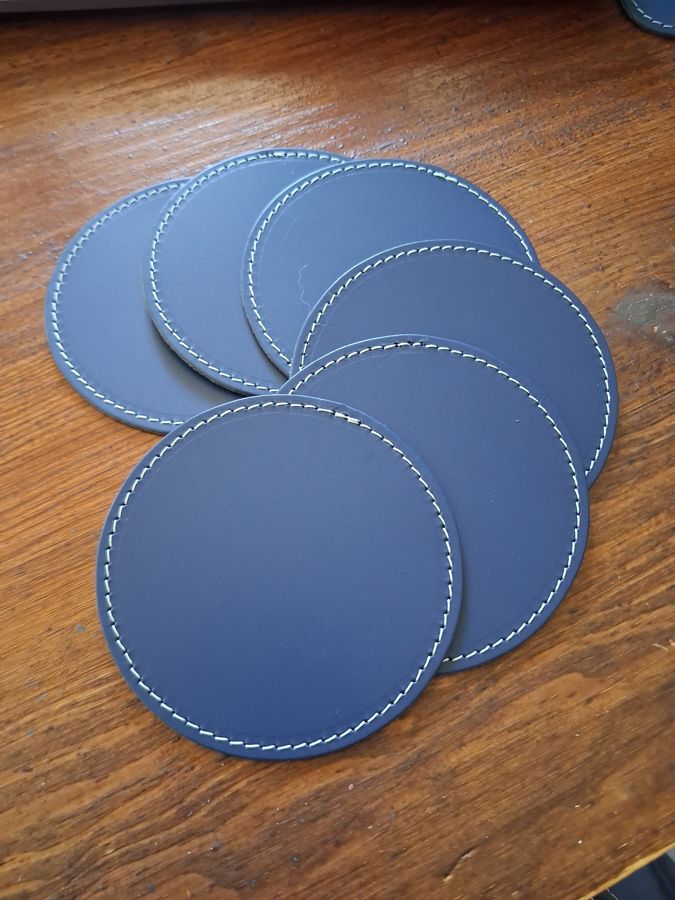 Set de 6 sous-bocks ronds en fibre de cuir recycl&eacute; bleu marine